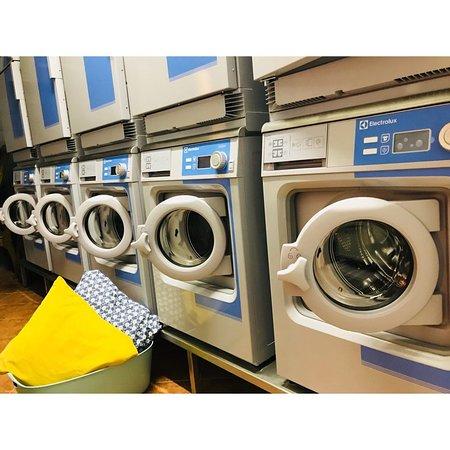 Cafe Pub & Laundry
